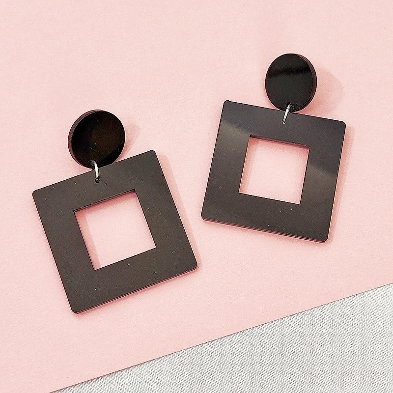 Stud Earrings Queen Square