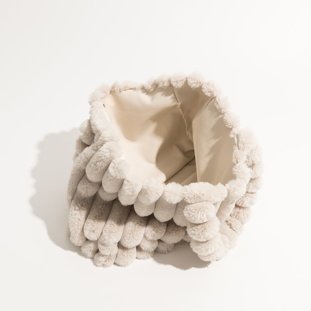 Handbag Queen Cisnak (5 Colors) - The Drag Queen Closet