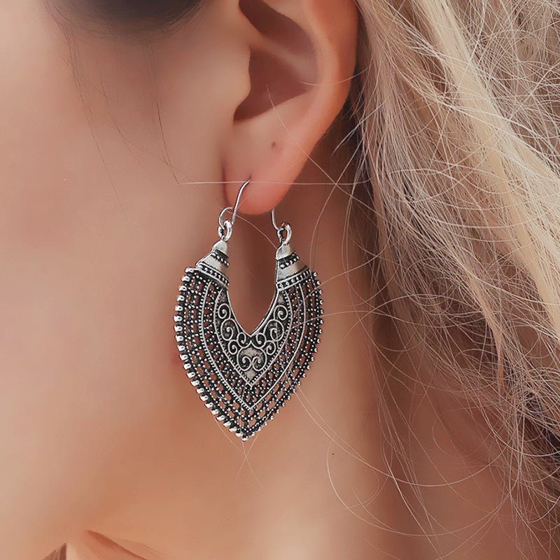 Stud Earrings Queen Corzus - The Drag Queen Closet