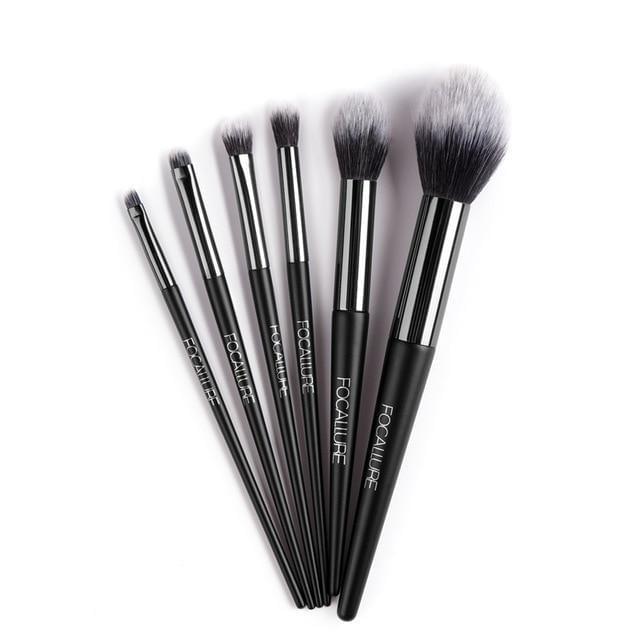 6 Professional Makeup Brushes