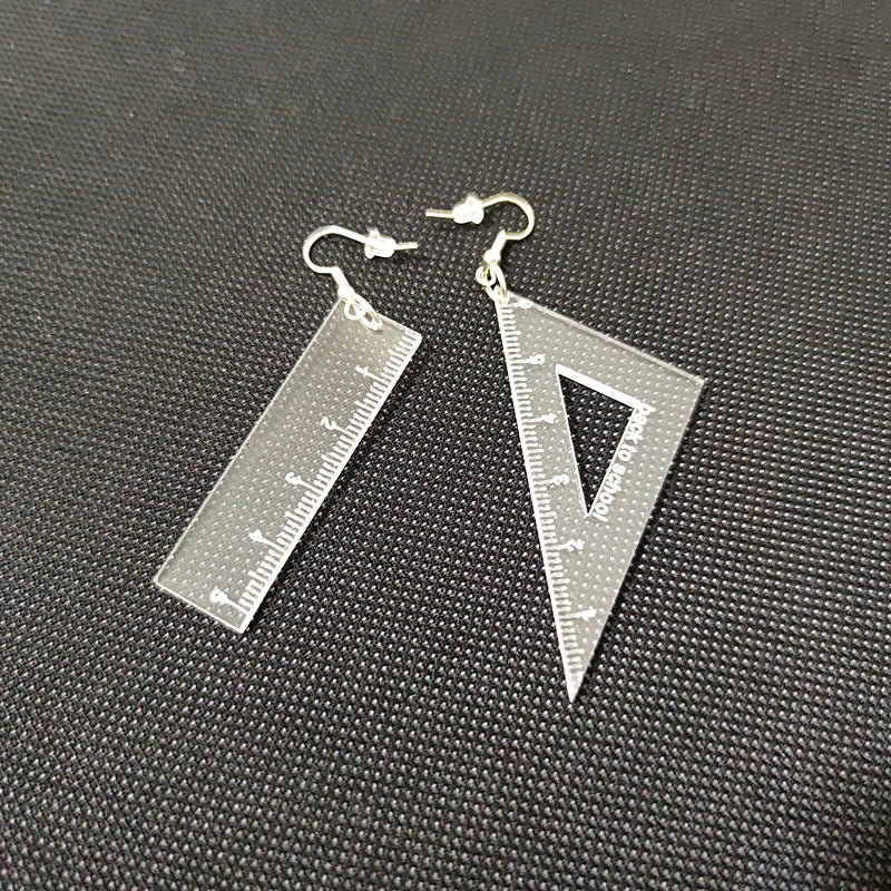 Stud Earrings Queen Ruler