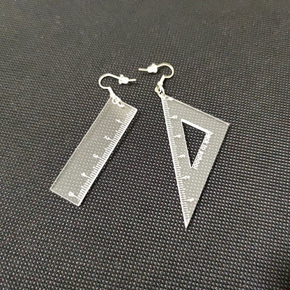 Stud Earrings Queen Ruler