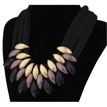Collar Queen Vayesta (2 colores)