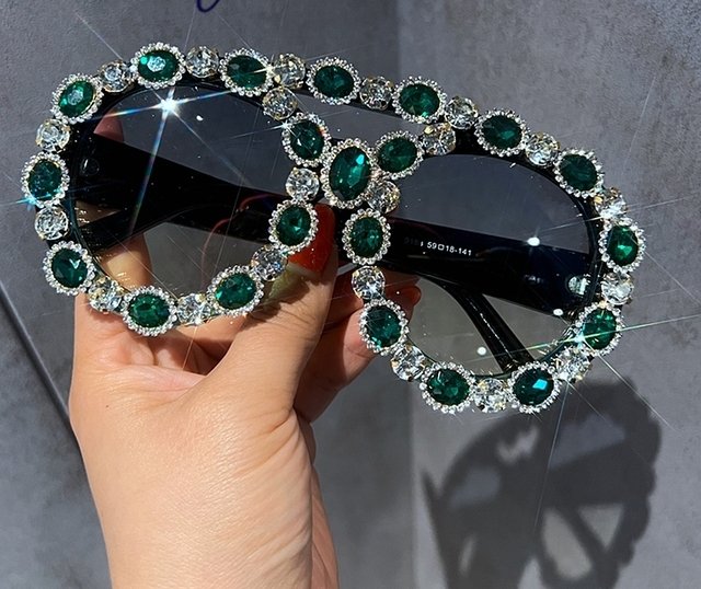 Sunglasses Queen Trih (2 Colors) - The Drag Queen Closet