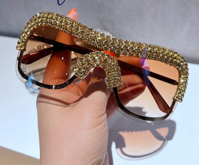 Sunglasses Queen Winnhie (5 Colors) - The Drag Queen Closet