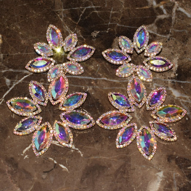 Stud Earrings Queen Fairy (4 Colors)