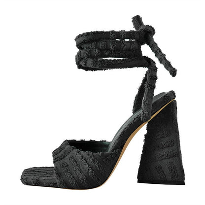 Sandals Queen Pyrneas (Black)