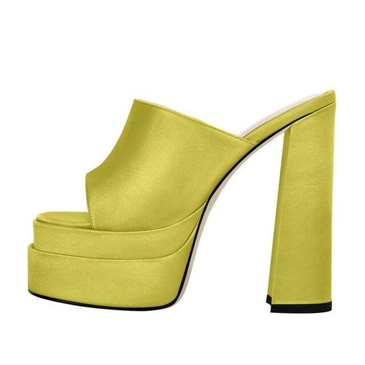 Des sandales Queen Jhonas (jaune)